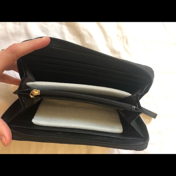 Boulevard Black Leather Wallet - Picture 3 of 4